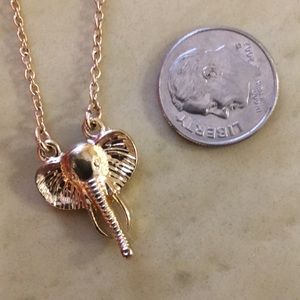 ⭐️Cute little elephant necklace